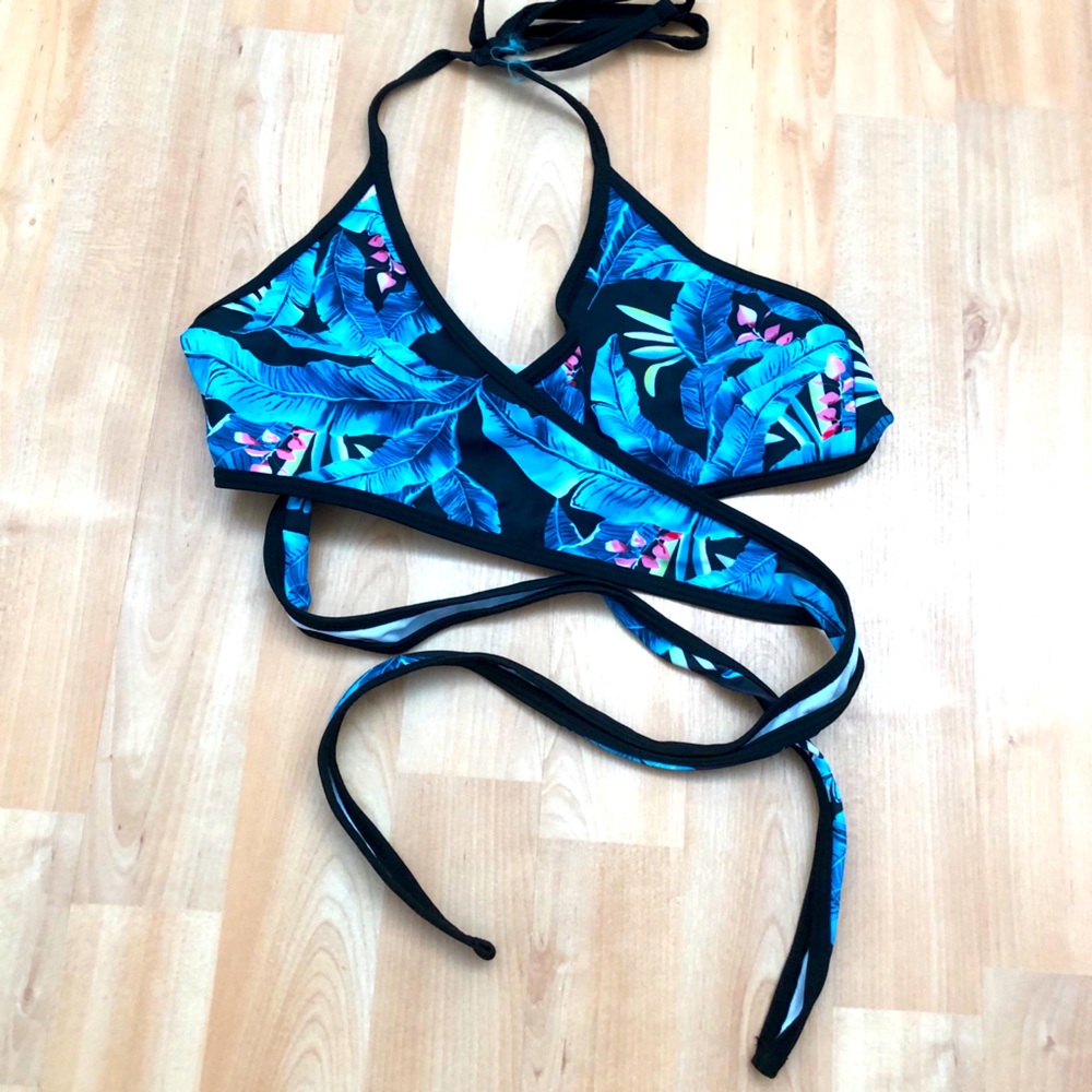 Cute tie back bikini top